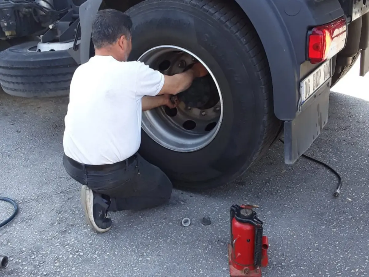 Sultanbeyli Oto Lastikçi